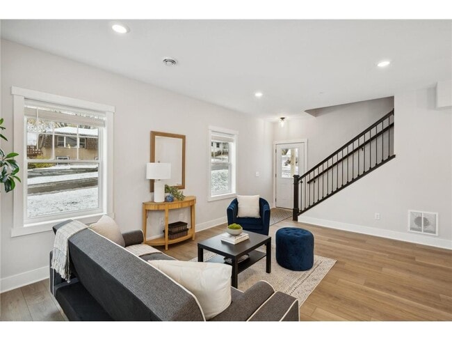 Photo - 3411 Douglas Dr N