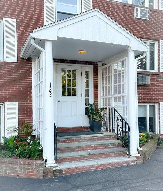 Building Photo - 122 Decatur St Unit 1