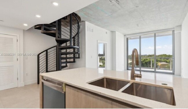 Photo - 13800 Highland Dr Unit PH02