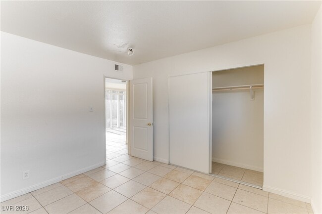 Photo - 3370 S Athens St Unidad 4