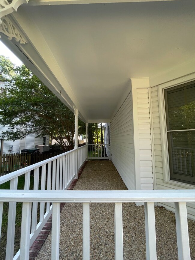 Photo - 403 Coach Hovis Dr
