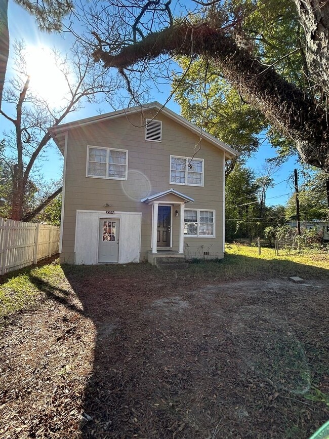 Building Photo - Available soon!