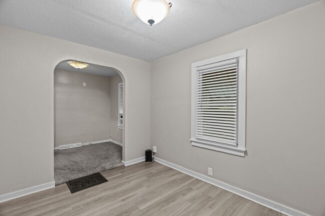 Photo - 2936 N Hanley Rd