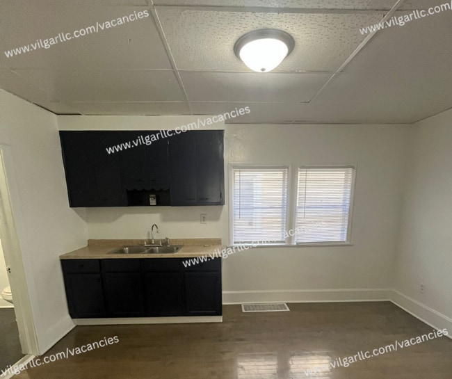 Photo - 4855 White Oak Ave Unit 1