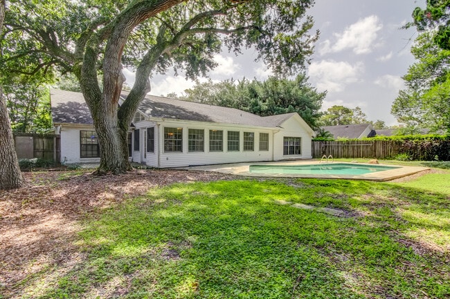 Photo - 10406 Reclinata Ln