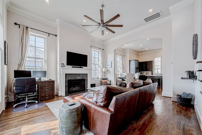 Photo - 2524 Sherwin St