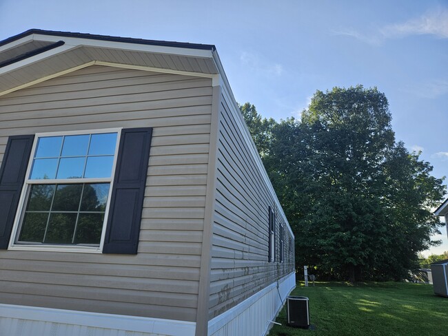 Photo - 79 Lynnwood Cir