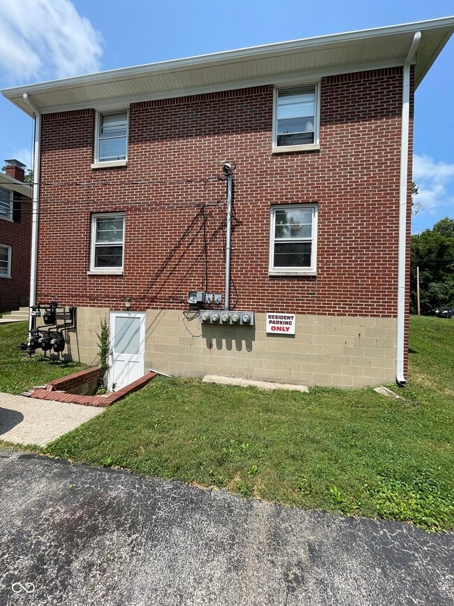 Photo - 113 W 5th St Unit B