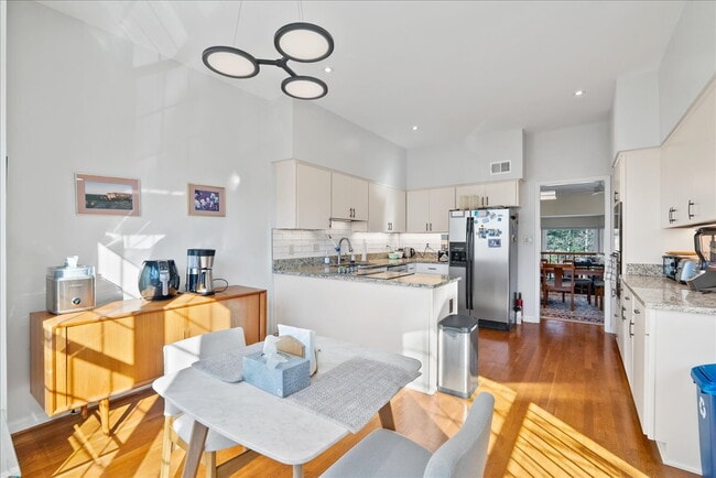 Photo - Beautiful End-Unit Townhome with Spacious Interior and Outdoor Living