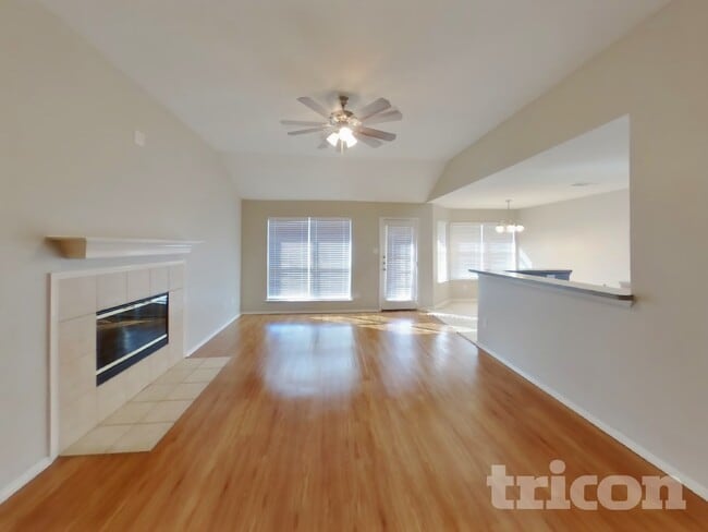 Photo - 917 Red Oak Trails