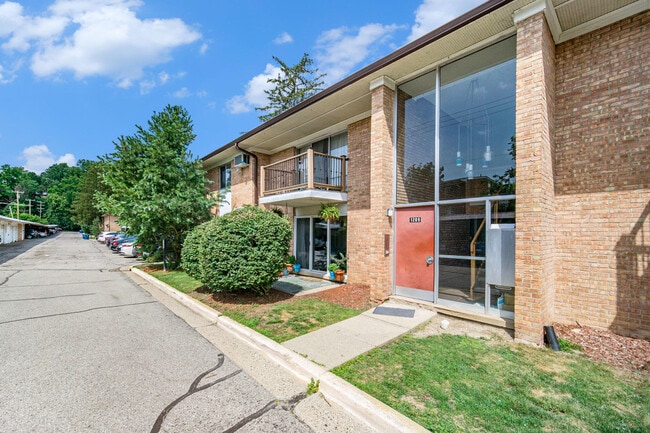 Building Photo - 1209 Island Dr Unit 102 Rental