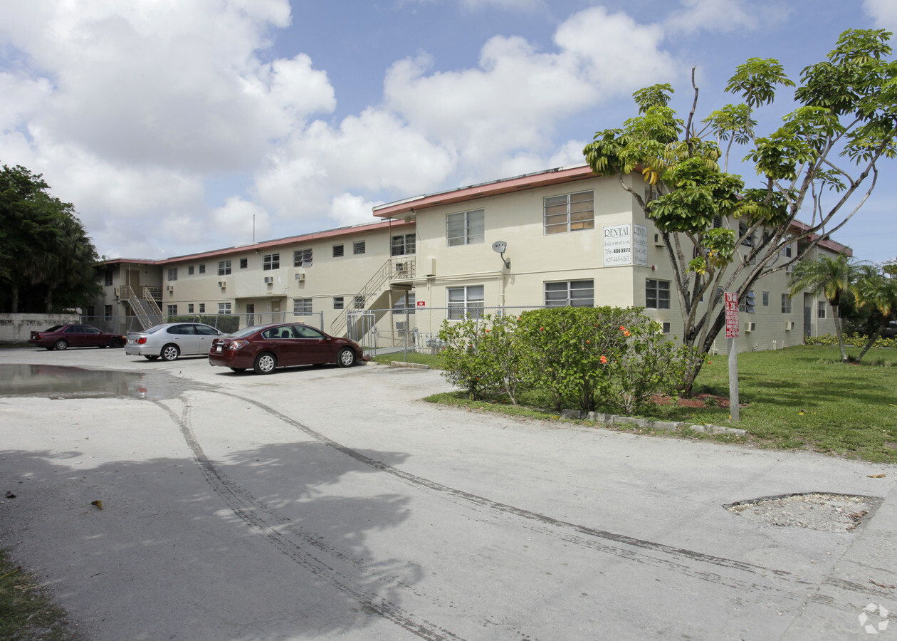 Garden Lane Apartments - Garden Lane Apartments