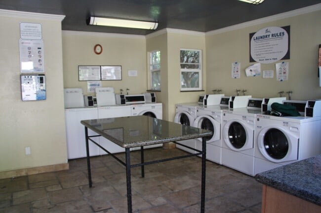 Photo - Available now! Studio apartment!