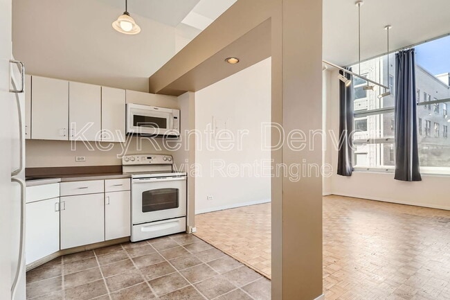 Building Photo - 720 16th St Unit 404