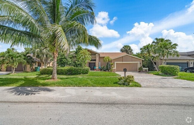 Building Photo - 6585 NW 46th St Rental