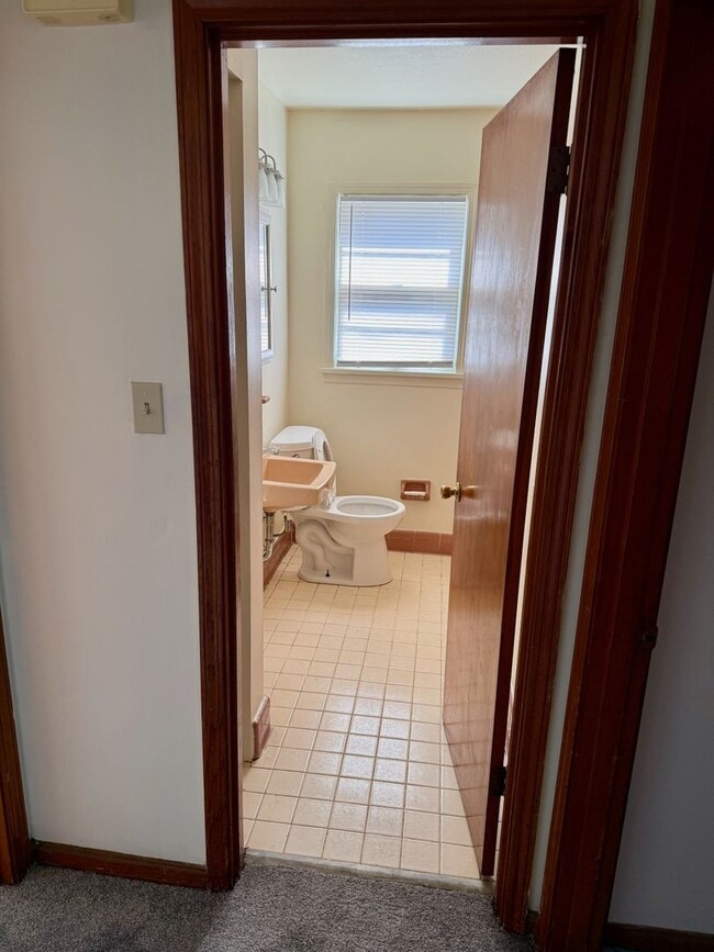 Photo - Spacious 2 Bedroom Apartment in Excellent Location Unit 4301 Wooded Way-WW-18