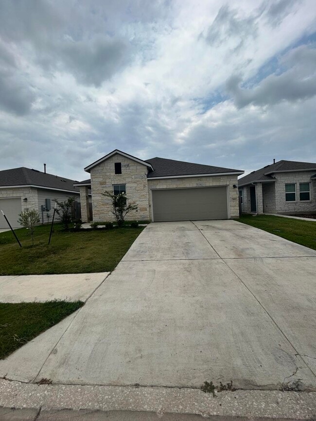 Building Photo - 393 Gaida Loop