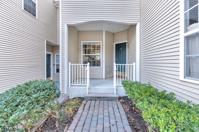 Photo - 105 Wallace Ct