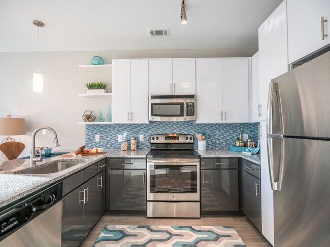 Link Apartments® Glenwood South
