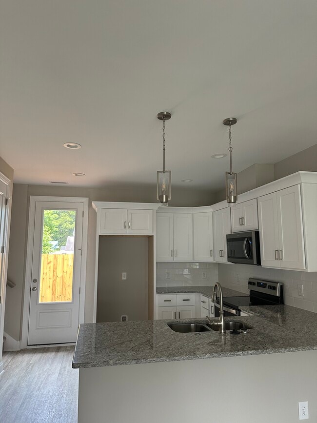 Photo - 1912 Seacottage Way