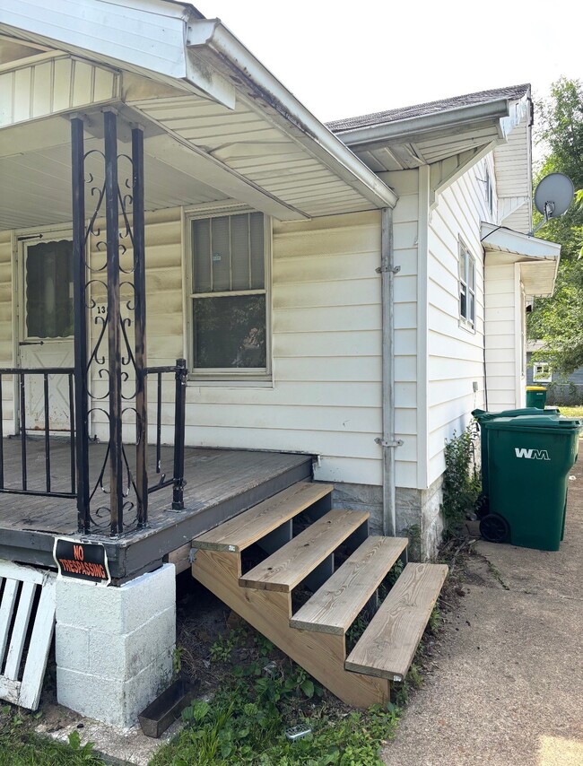Photo - 1365 E Walnut St