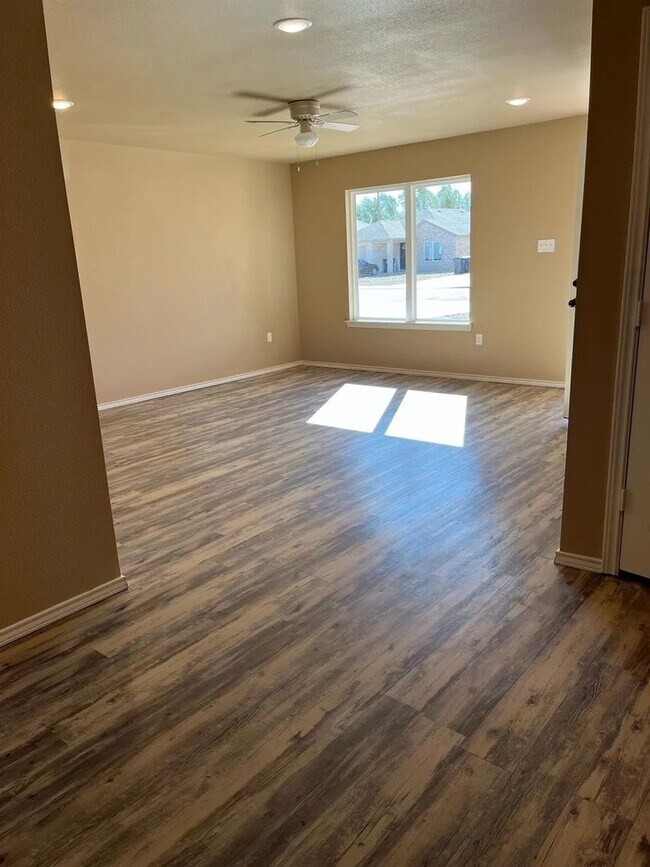 Photo - $999 for the First month!!