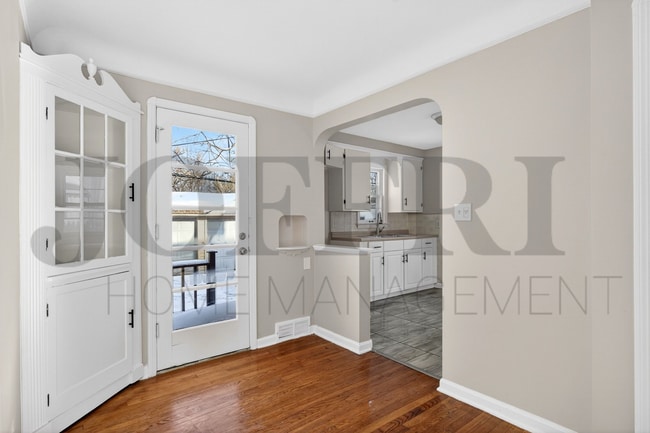 Photo - 19719 Sunset Dr