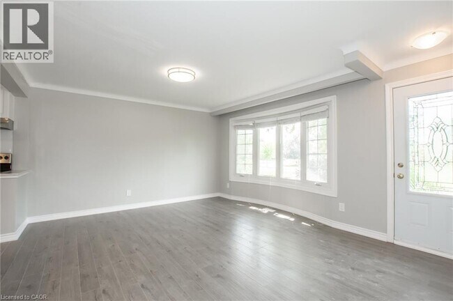 Photo - 2 Wolfdale Pl