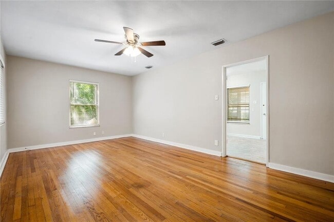 Photo - 321 Thornhill Cir