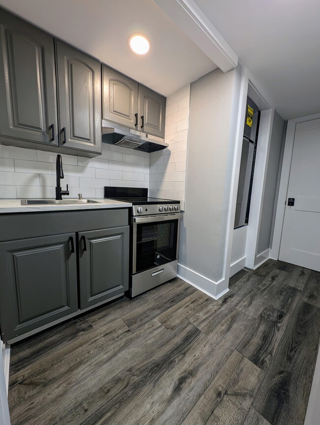 Kitchen Area - 48 Wedgewood Dr House