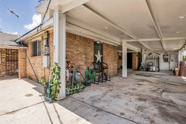 Photo - 809 Brooks St