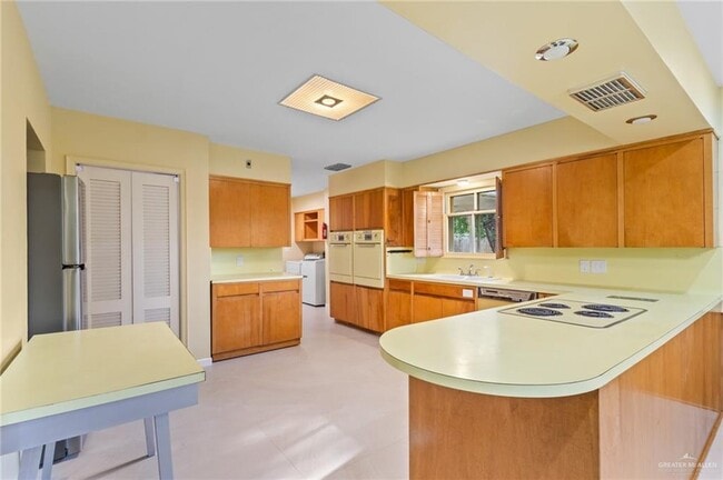 Photo - 28 W Austin Blvd