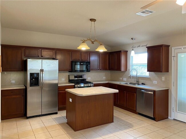 Photo - 2305 Butler Way