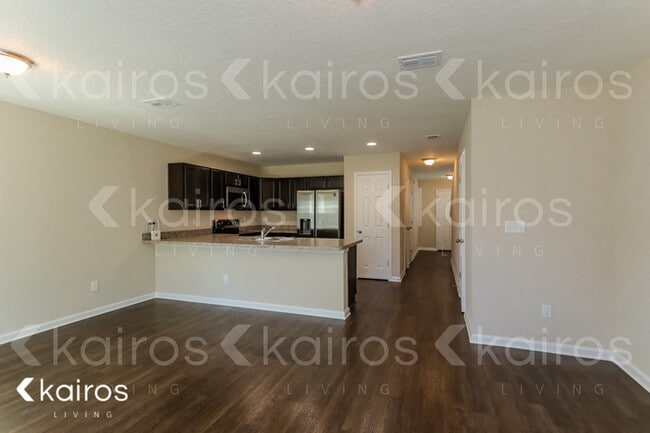 Photo - 1305 Mull St