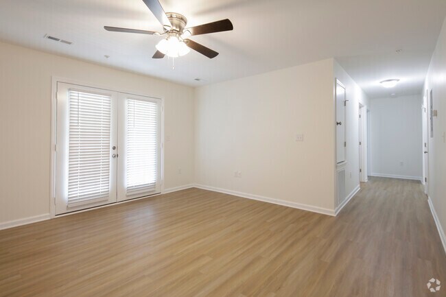 2BR,2BA -1,100SF - Living Room