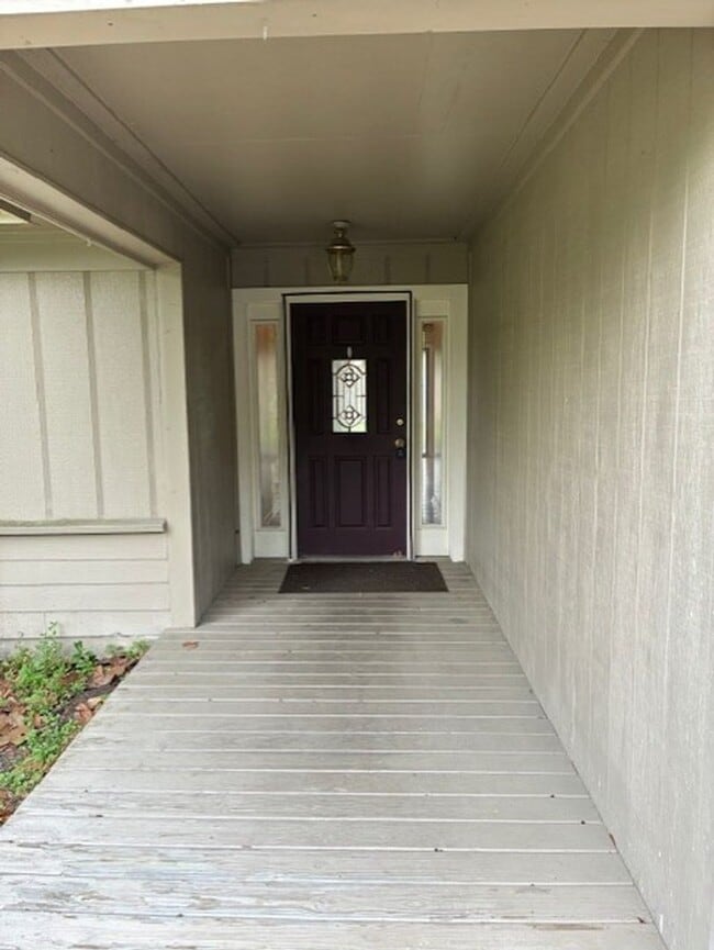 Photo - 114 N Woodvalley Dr