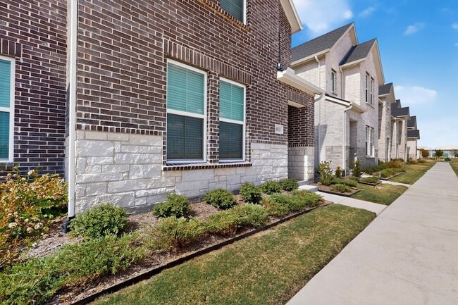 Building Photo - 1032 Bristleleaf Wy