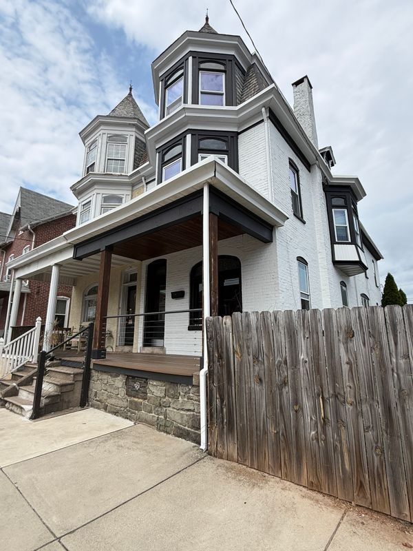 Building Photo - 339 E Philadelphia Ave Rental