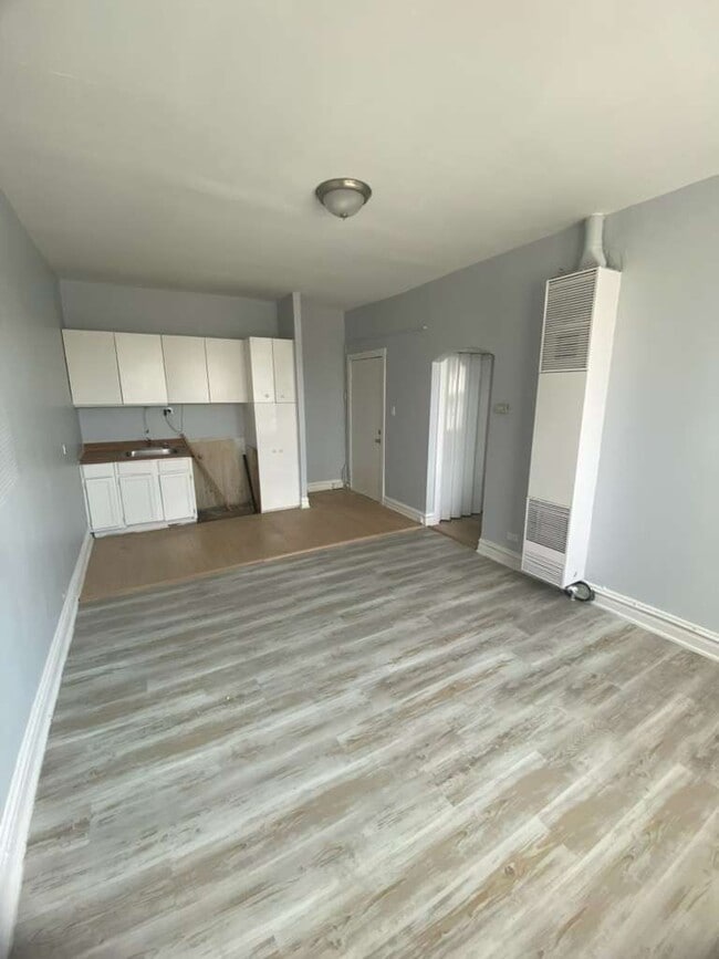 Building Photo - 5960 W Roosevelt Rd Rental