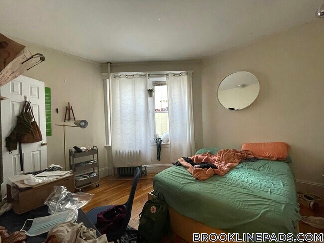 Photo - 62 Egmont St Unit 1