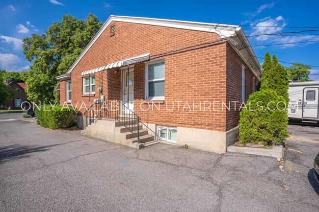 Photo - 545 E 400 N