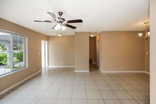 Photo - 351 SW 31st Ave