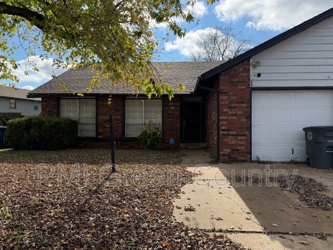 Building Photo - 9832 E 37th St