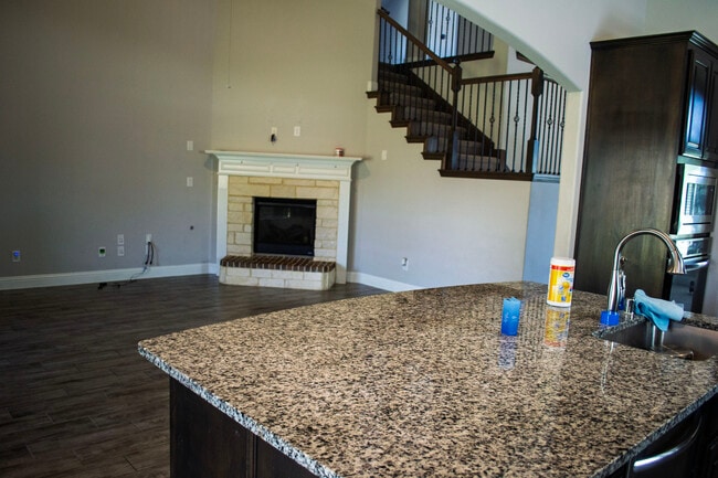 Photo - 1421 Baynes Dr