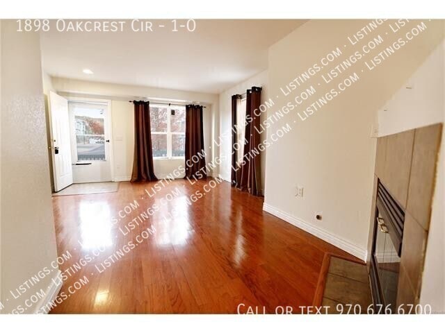 Photo - 1898 Oakcrest Cir