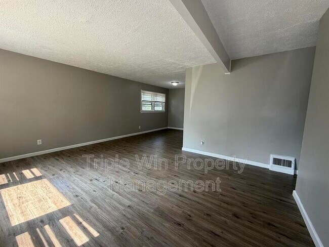 Photo - 1113 Highmont Dr