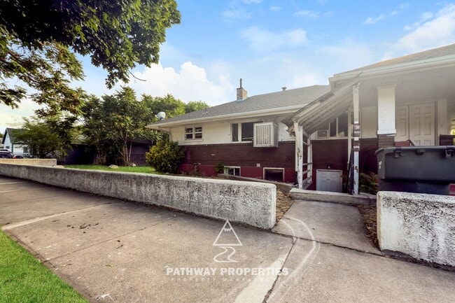 Photo - 785 28th St Unit 2805 Monroe