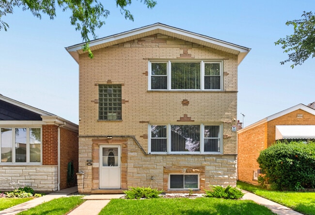 Building Photo - 3953 N Oleander Ave Unit 1