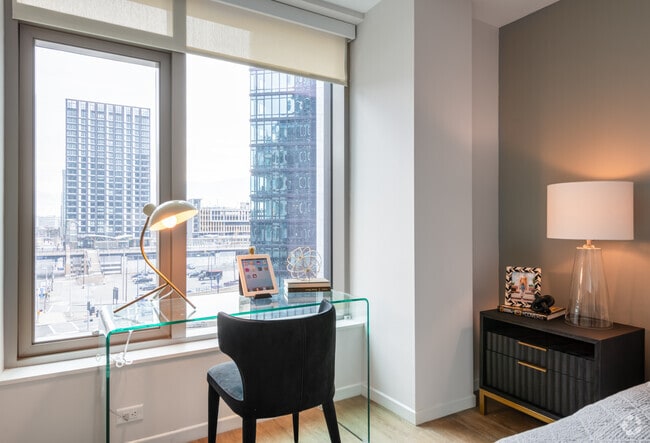 2BR, 2BA - 838SF