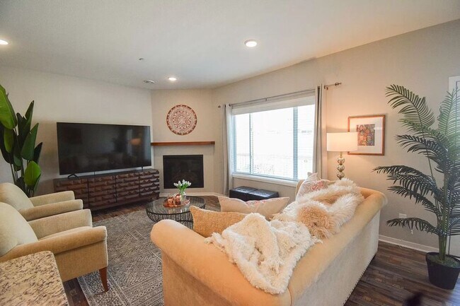 Photo - 5053 56th St NW